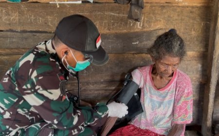 Yonif TP 860/NSK Gelar SI CEPAT, Layani Kesehatan Warga Kampung Botawa