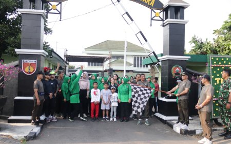 Semarak HUT ke-81 TNI Kodim Banjarnegara Gelar Jalan Sehat Pererat Kebersamaan Keluarga Besar