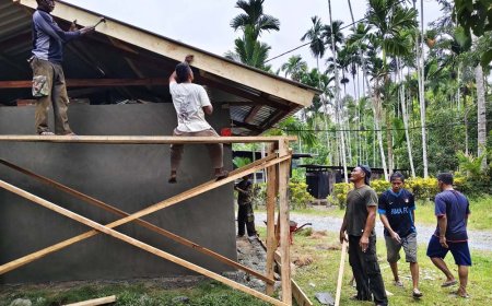 Satgas TMMD Kodim 1701/Jayapura Kebut Rehabilitasi Rumah Warga, Sopi-Sopi dan Rabat Beton Dikerjakan