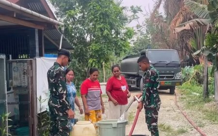 Yonif TP 820/DAAI Membagikan Air Bersih Kepada Masyarakat Nawaripi Kabupaten Mimika