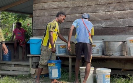 Yonif TP 809/NTM Salurkan Bantuan Air Bersih kepada Masyarakat Kampung Wapoania