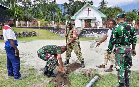 Satgas TMMD ke-130 Kodim Jayapura Perbaiki Lapangan Voli untuk Dukung Generasi Muda