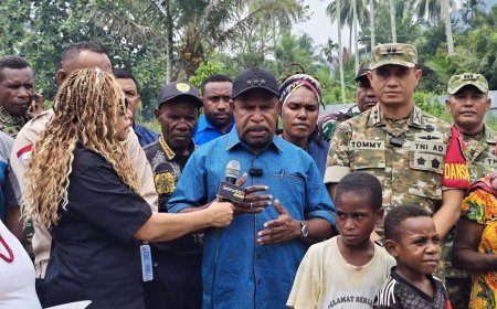 Sinergi TNI-Pemda untuk Swasembada Pangan: Tanam Bibit Jagung di Lahan Warga Sentani Barat