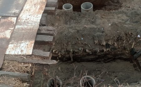 Gantikan Jembatan Kayu Lapuk dan Seng Bekas, Kodim 0712/Tegal Bangun Jembatan Beton Merah Putih di Kali Jarot Grobog Wetan