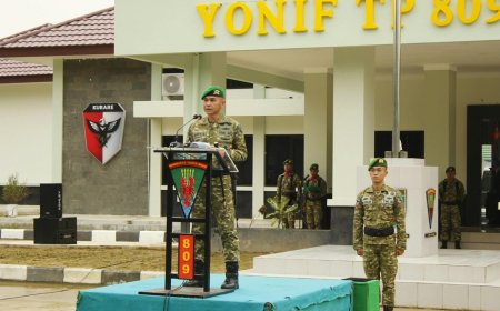 Yonif TP 809/NTM Gelar Upacara Memperingati Hari Sumpah Pemuda ke-98 Tahun 2026, Dilanjutkan Pemberian Penghargaan kepada Prajurit Berprestasi