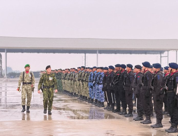 HUT TNI ke-81, Dari Timika Yonif TP/820 DAAI Tegaskan TNI Hadir untuk Rakyat