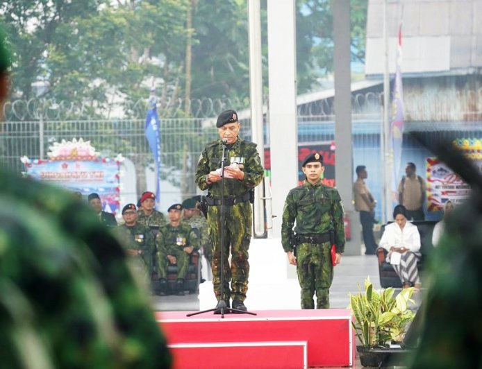 Kaskogabwilhan III Pimpin Upacara HUT ke-81 TNI di Timika, Teguhkan Soliditas Tiga Matra dan Kebersamaan Dengan Rakyat
