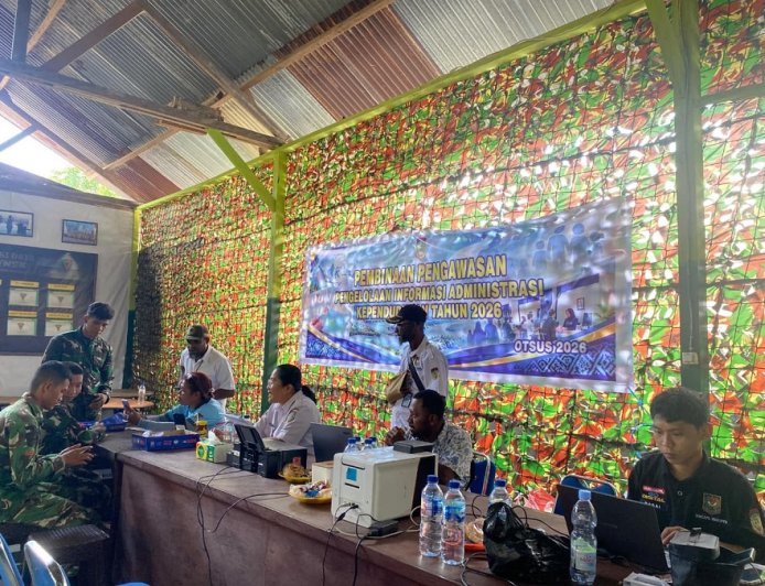 Yonif TP 860/NSK Gandeng Dukcapil Waropen, Prajurit Aktivasi IKD