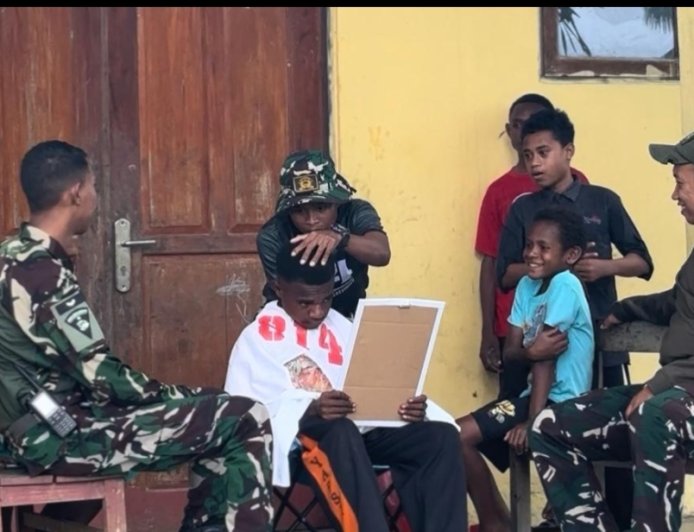 KASTURI YONIF TP 814/JZA: WUJUD KEPEDULIAN TNI RAPIKAN PENAMPILAN ANAK-ANAK DISTRIK YAPSI