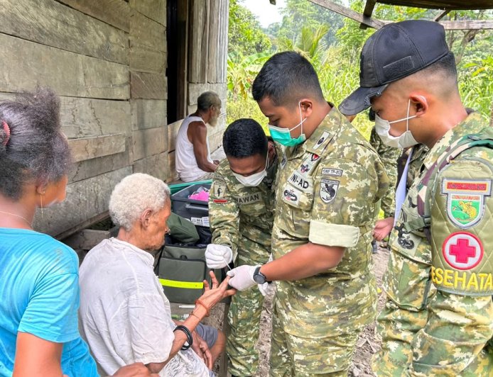 Yonif TP 860/NSK Gelar Pemeriksaan Kesehatan Gratis dan Skrining Malaria di Botawa