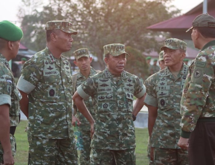 Kunjungan Kerja Menteri Pertahanan RI ke Yonif TP 804/DBAY