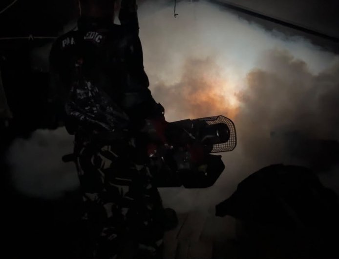 Yonif TP 813/Arweyani Laksanakan Fogging Cegah Penyebaran Malaria di Lereh