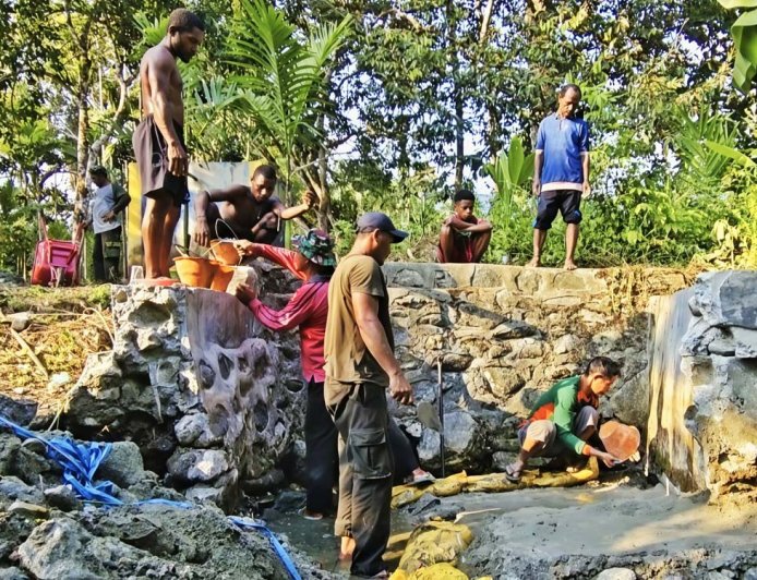 Perbaikan Bak Penampungan Air Bersih Jadi Bagian Pengabdian TMMD di Sabron Sari