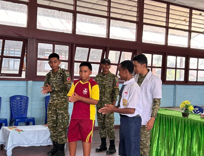 Yonif TP 860/NSK Ajak Siswa SMP Negeri Waren Biasakan Hidup Bersih dan Sehat