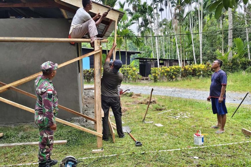 Kisah Mekias Enembe dan Harapan Rumah Layak Huni di Sabron Sari