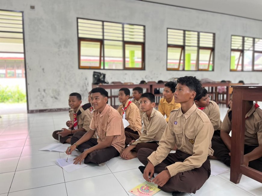 TEKAD Yonif TP 860/NSK, Prajurit Mengajar dengan Hati di SMP Islam At-Taqwa Waropen