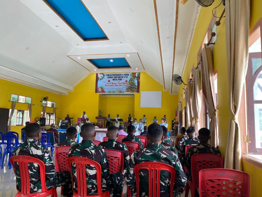 GIAT LONCENG, Prajurit Yonif TP 860/NSK Ibadah Bersama Jemaat di Waropen