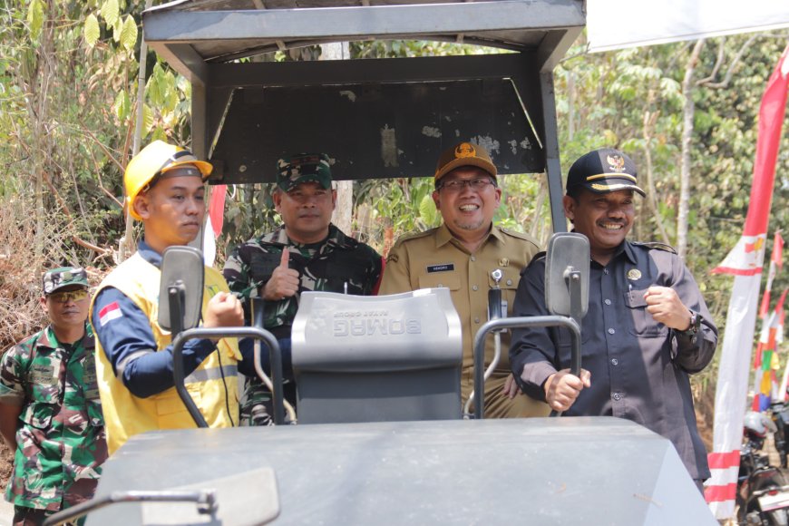 Bupati Banjarnegara Buka TMMD Sengkuyung Tahap IV 2026 Dandim Siap Percepat Pembangunan Desa Kecepit