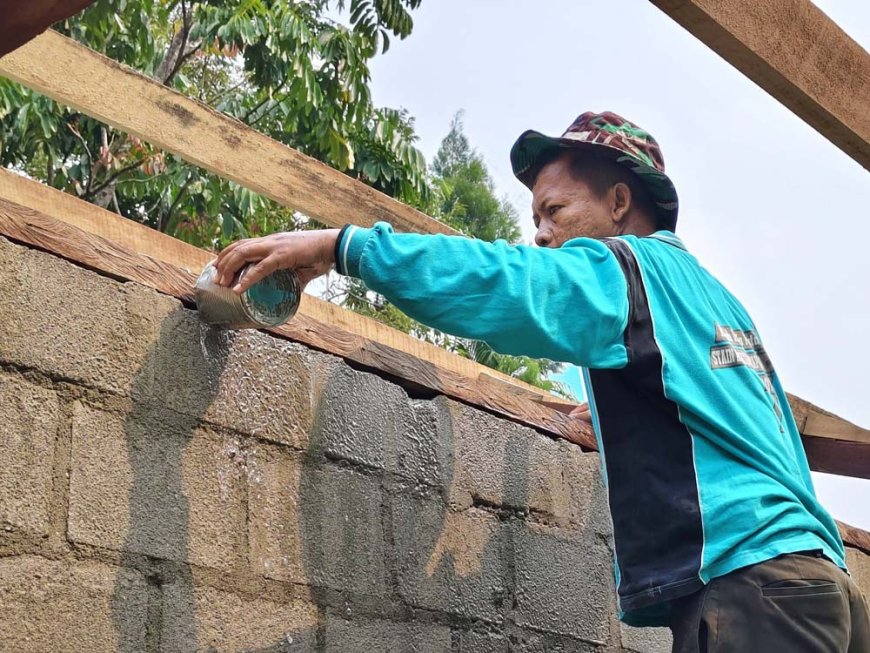 Perbaikan Rumah Warga di Sabron Sari Berlanjut, Satgas TMMD Utamakan Kualitas