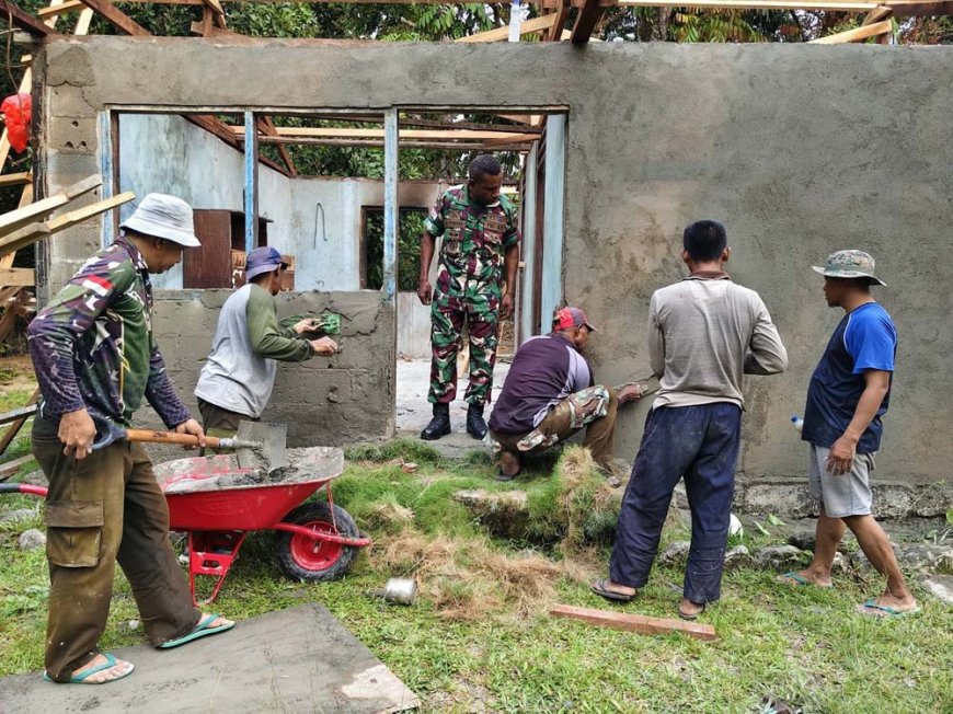 Dari Plesteran Dinding, Satgas TMMD Lanjutkan Tahapan Perbaikan Rumah Warga