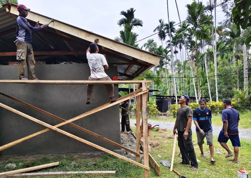 Satgas TMMD Kodim 1701/Jayapura Kebut Rehabilitasi Rumah Warga, Sopi-Sopi dan Rabat Beton Dikerjakan