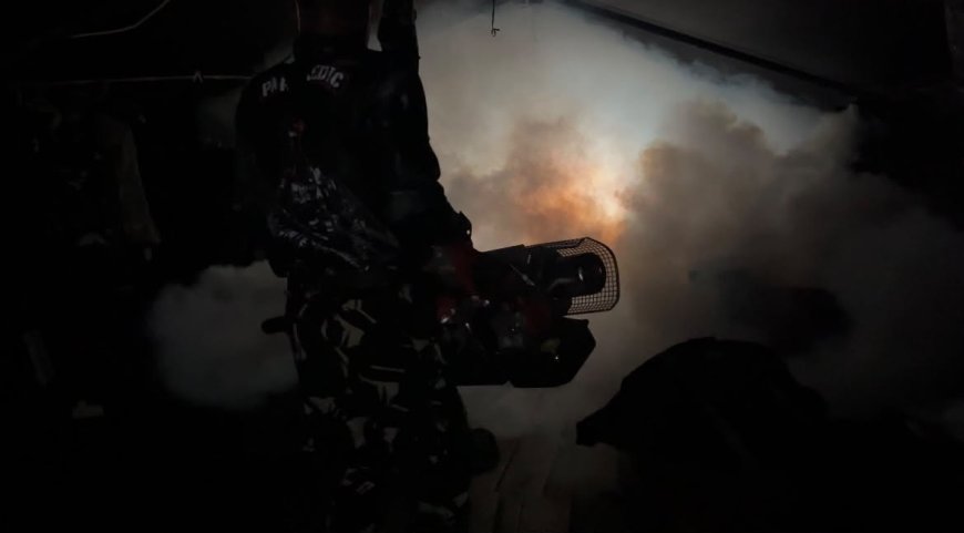 Yonif TP 813/Arweyani Laksanakan Fogging Cegah Penyebaran Malaria di Lereh