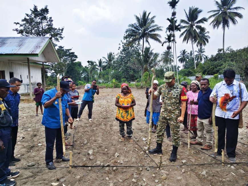 Penanaman Jagung di Kampung Sabron Sari, Wujud Nyata Program Unggulan Kasad di Jayapura