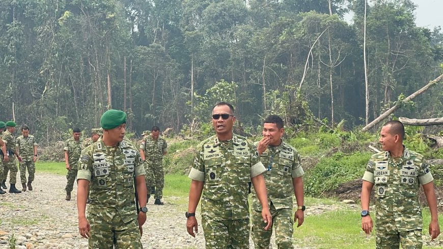 Kunjungan dan Pengarahan Pangdam XXIX/Mambruk di Yonif TP 820/DAAI